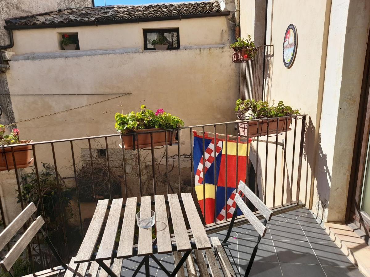 Case-Grotte Degli Avi, Esperienza Abitativa In Grotta Modica Eksteriør bilde